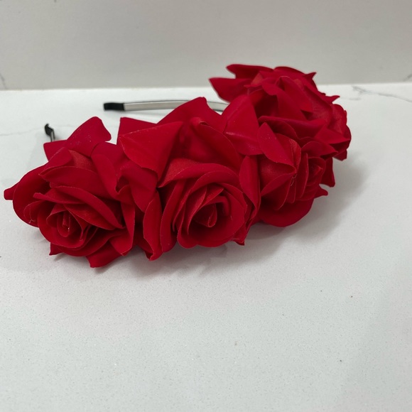 Red roses flower headband - Picture 5 of 6